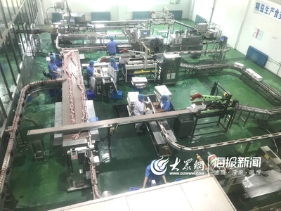 记者直击“饮乐多”车间生产线:全自动化生产 一天产量达38万瓶