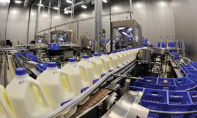 不锈钢方管架构管案例 乳制品加工厂的灌装设备支架